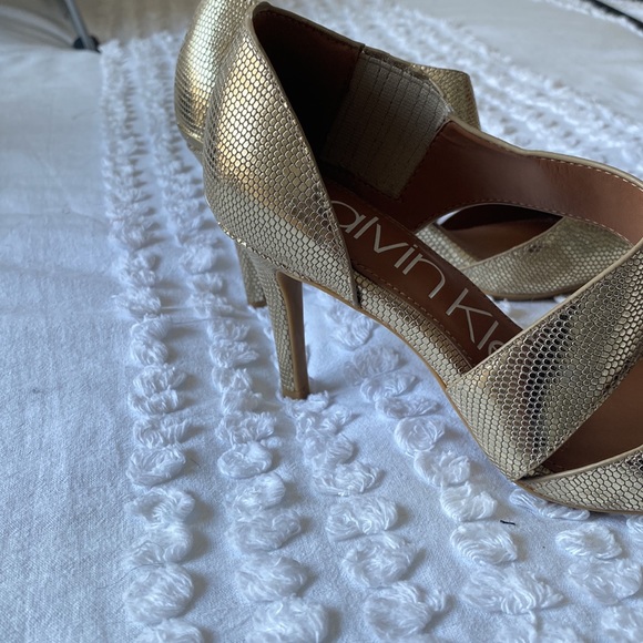 Gold Calvin Klein heels - Picture 2 of 4